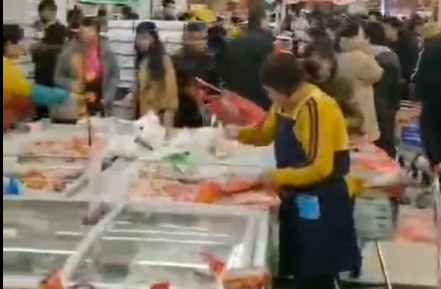 郑州客户超市开业现场，选择w88win中文手机版货架生意红红火火